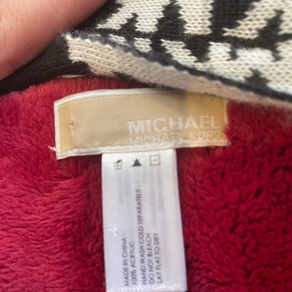 Michael Kors monogram scarf - Picture 2 of 2